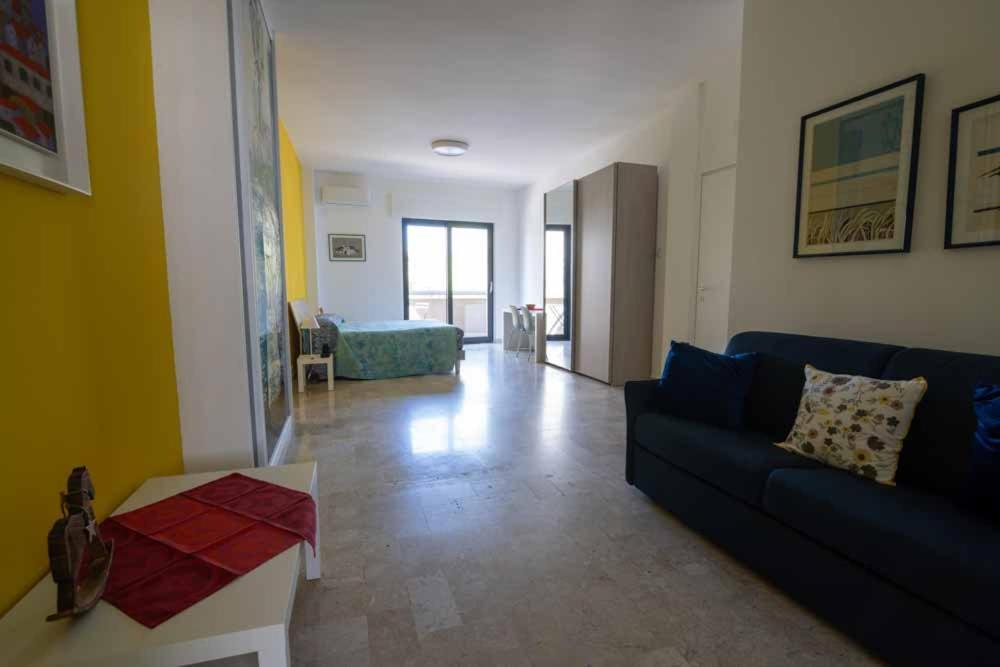 B&B Il Sorriso Bari Exterior photo